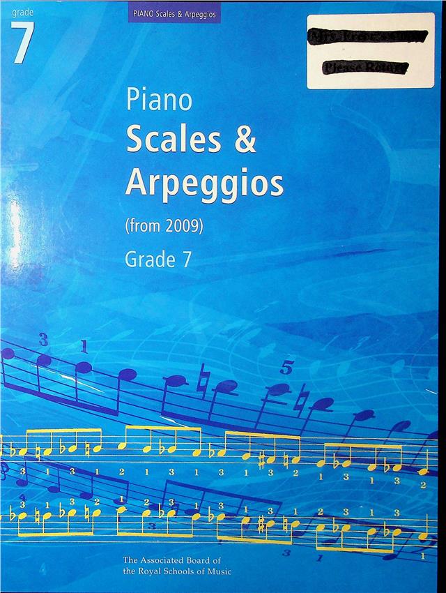 https://shared1.ad-lister.co.uk/UserImages/04d903ed-fca1-47f6-8664-73aff100945d/Img/sheet_music__song_books/069600001.jpg